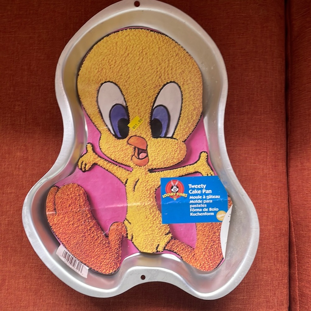 Tweety cake pan
